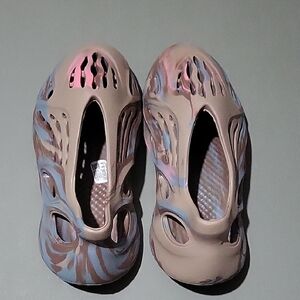 adidas Foam Runner Slip-On Shoes Beige with Blue and Pink Accents